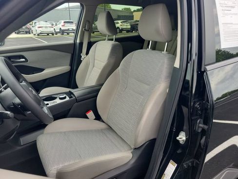 Used 2023 Nissan Rogue SV AWD/4WD image 19