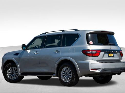 Used 2022 Nissan Armada SV AWD/4WD image 7