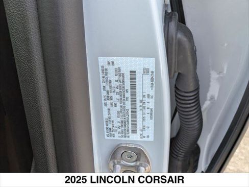 New 2025 Lincoln Corsair FWD w/ Equipment Group 101A image 15
