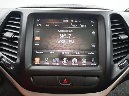 Used 2014 Jeep Cherokee Limited AWD/4WD image 23