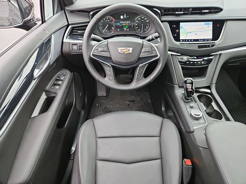 Certified 2025 Cadillac XT5 Premium Luxury image 11