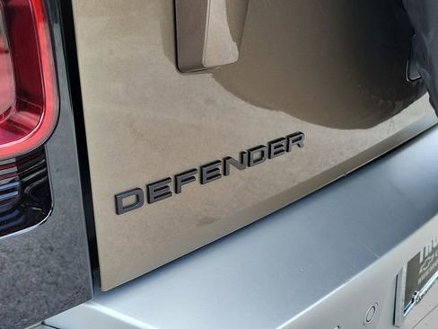 Used 2023 Land Rover Defender 110 S image 5