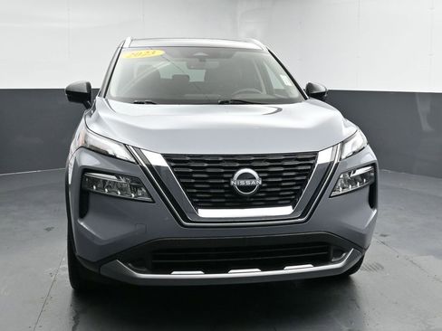Used 2023 Nissan Rogue SL w/ SL Premium Package image 3