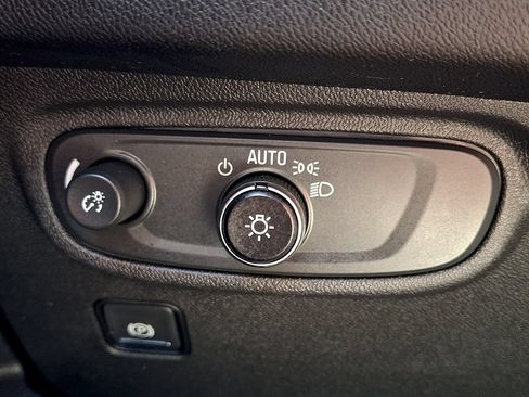 Used 2023 GMC Terrain SLE w/ Driver Convenience Package AWD/4WD image 25