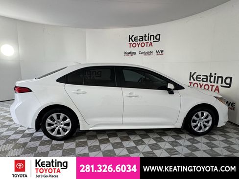 Used 2025 Toyota Corolla LE FWD image 5