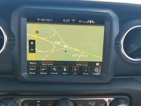 Used 2022 Jeep Wrangler Unlimited Sahara w/ Cold Weather Group AWD/4WD image 31