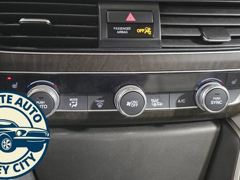 Used 2018 Honda Accord Touring image 20