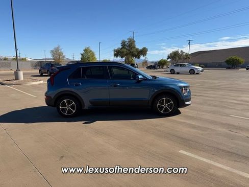 Used 2024 Kia Niro EX FWD image 5