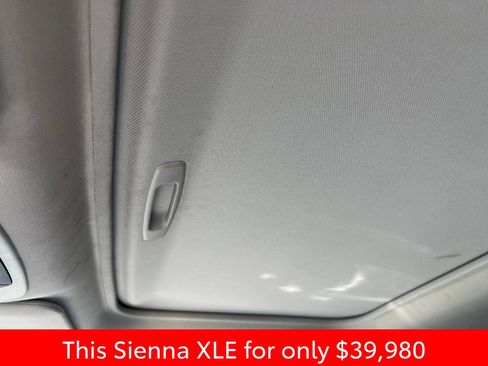 Used 2024 Toyota Sienna XLE FWD image 19