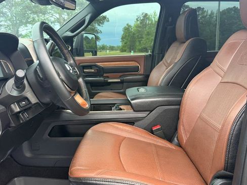 Used 2023 RAM 3500 Limited AWD/4WD image 4