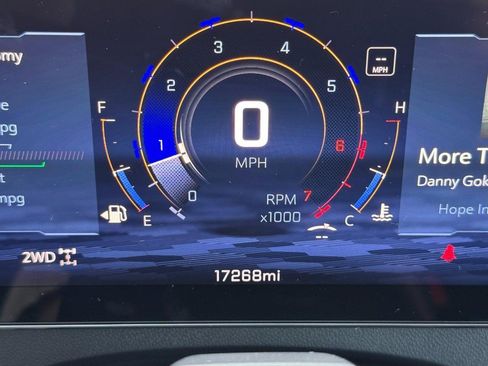 Used 2025 Chevrolet Traverse Z71 w/ Enhanced Driving Package AWD/4WD image 22