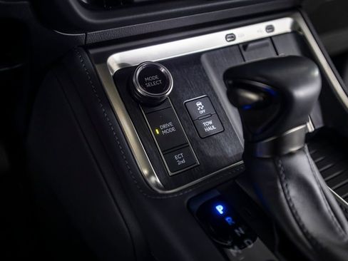 Used 2024 Lexus GX 550 w/ Cold Area Package image 37