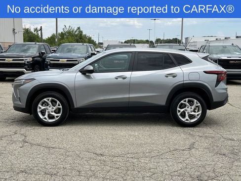 Certified 2024 Chevrolet Trax LS w/ LS Convenience Package FWD image 2