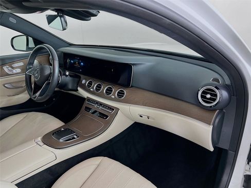 Used 2022 Mercedes-Benz E 350 4MATIC Sedan image 27