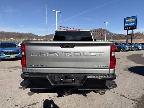 Used 2025 Chevrolet Silverado 2500 Custom w/ Custom Convenience Package image 6