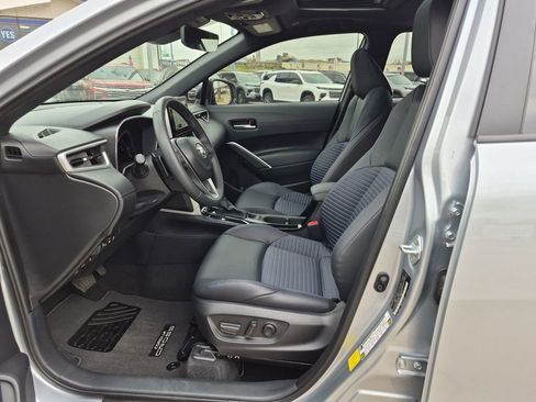 Used 2025 Toyota Corolla Cross AWD Hybrid w/ Convenience Package image 11