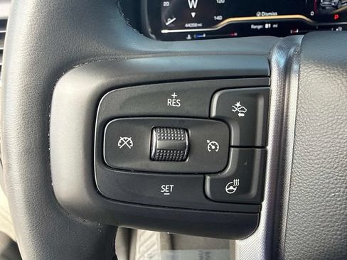 Used 2024 GMC Yukon SLT w/ SLT Premium Package AWD/4WD image 24
