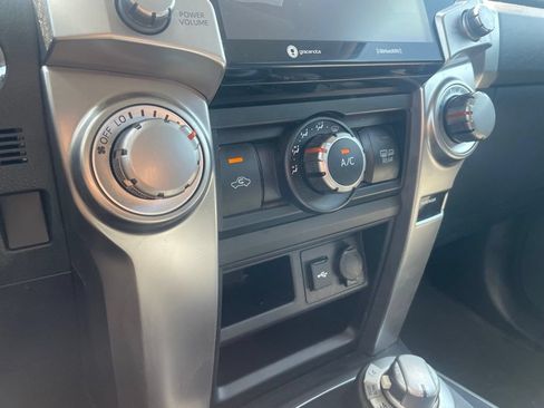 Used 2024 Toyota 4Runner SR5 AWD/4WD image 21