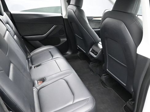 Used 2023 Tesla Model Y Performance AWD/4WD image 35
