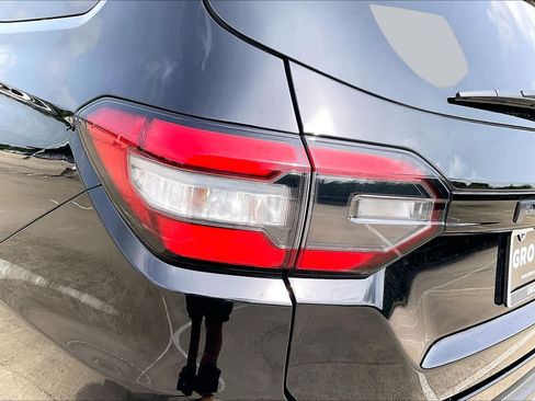 Used 2023 Honda Pilot Touring image 27