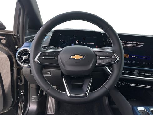 New 2026 Chevrolet Equinox EV LT image 12