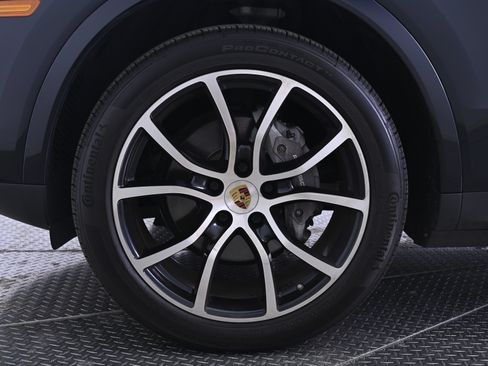 Certified 2020 Porsche Cayenne AWD/4WD image 11