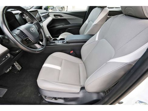 Used 2025 Toyota Camry SE w/ Multimedia Upgrade Package FWD image 11