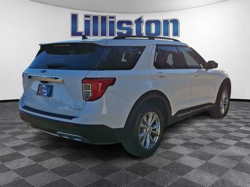 Used 2021 Ford Explorer XLT w/ Equipment Group 202A AWD/4WD image 4
