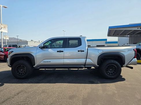 Used 2024 Toyota Tacoma TRD Off-Road w/ TRD Off Road Premium Package AWD/4WD image 12