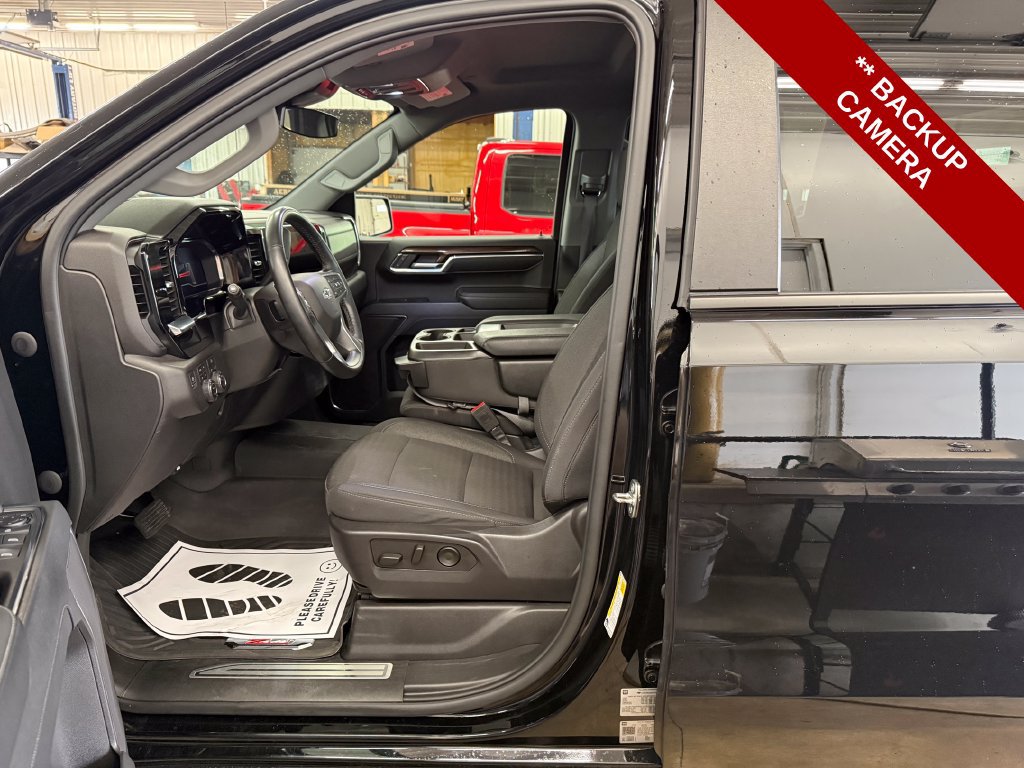 Used 2023 Chevrolet Silverado 1500 RST AWD/4WD image 12