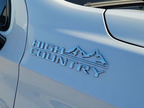 New 2026 Chevrolet Suburban High Country image 41