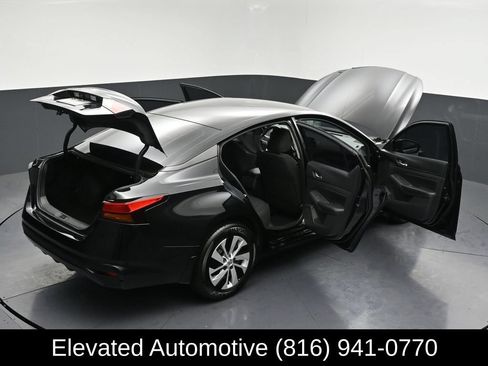 Used 2022 Nissan Altima 2.5 S FWD image 32