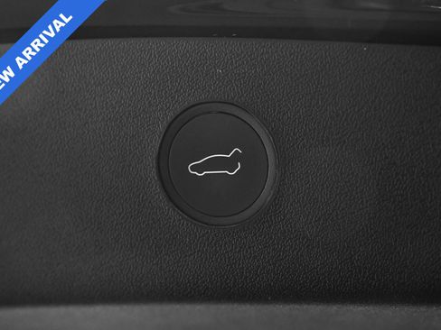 Used 2022 Tesla Model 3 image 9