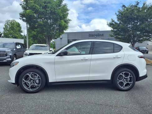 New 2025 Alfa Romeo Stelvio Sprint w/ Convenience Package AWD/4WD image 17