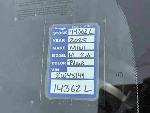 Certified 2025 MINI Cooper 2-Door Hardtop FWD image 24