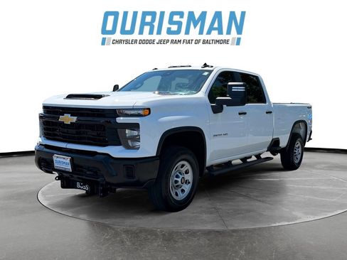 Used 2025 Chevrolet Silverado 3500 W/T AWD/4WD image 2