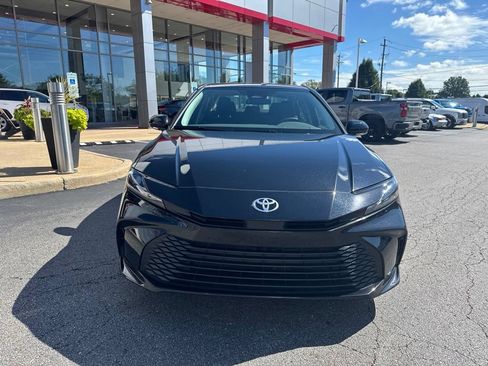 Used 2025 Toyota Camry LE FWD image 10