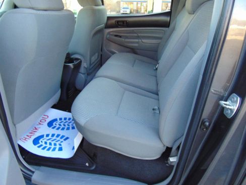 Used 2013 Toyota Tacoma 4x4 Double Cab w/ SR5 Pkg image 7