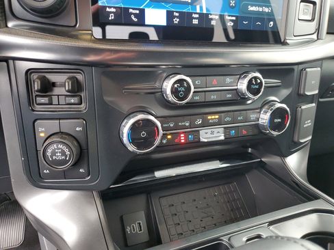 Used 2025 Ford F150 Lariat w/ Equipment Group 502A High image 28