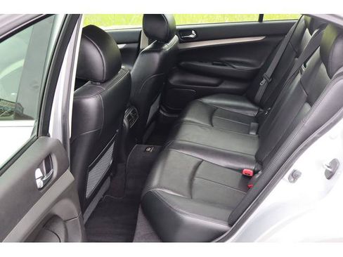 Used 2013 INFINITI G37 x Sedan w/ Premium Pkg AWD/4WD image 8