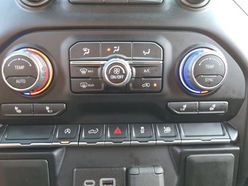 Used 2021 Chevrolet Silverado 1500 LT AWD/4WD image 27