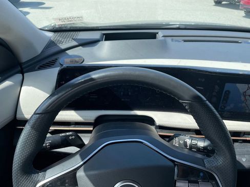 Used 2023 Nissan Ariya AWD image 25