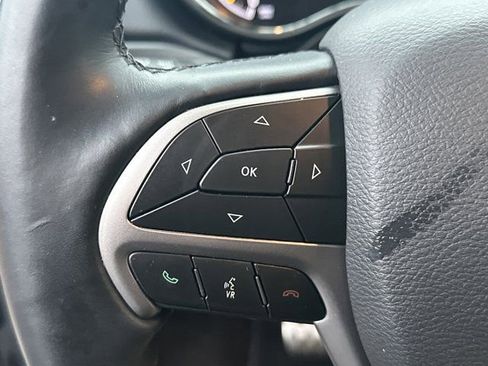 Used 2019 Jeep Grand Cherokee Limited image 29