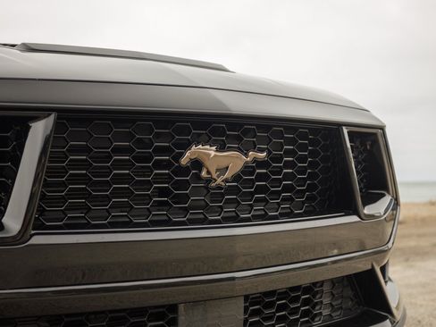 Used 2025 Ford Mustang GT Premium RWD image 27