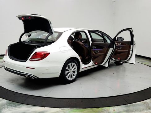 Used 2017 Mercedes-Benz E 300 4MATIC image 11