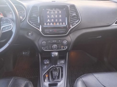 Used 2019 Jeep Cherokee Limited image 21