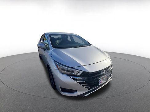 Used 2025 Nissan Versa SV FWD image 3