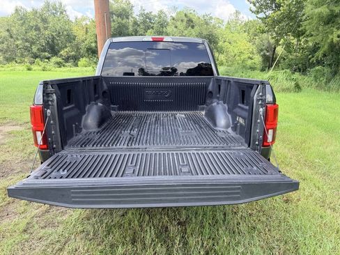 Used 2020 Ford F150 Lariat RWD image 9