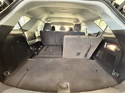 Used 2021 Ford Explorer XLT image 22