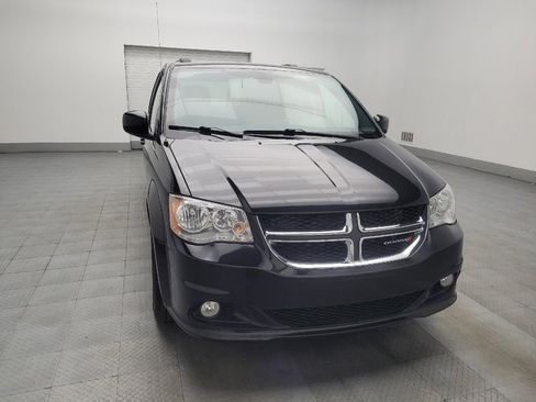 Used 2020 Dodge Grand Caravan SXT image 14